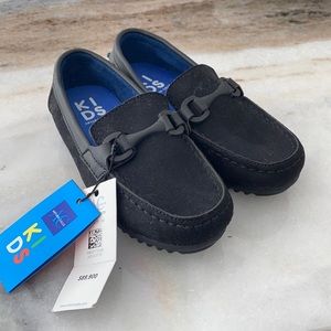 NWT boys black loafers